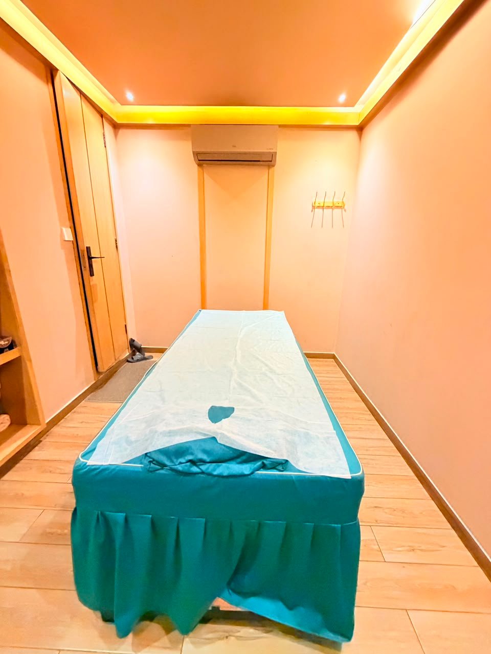 Massage Bed